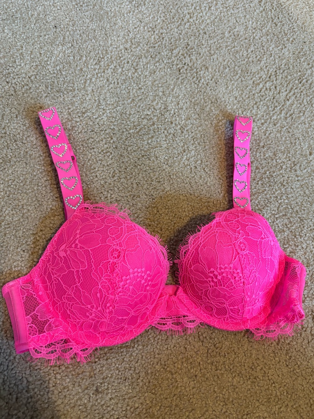 Victoria's Secret 32B Very Sexy Pink Lace Push-Up Bra with Heart Straps